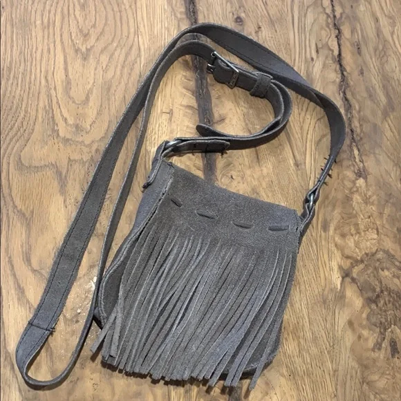Minnetonka Gray Fringe Suede Crossbody Western/Coastal Cowgirl Festival Staple - Picture 1 of 5